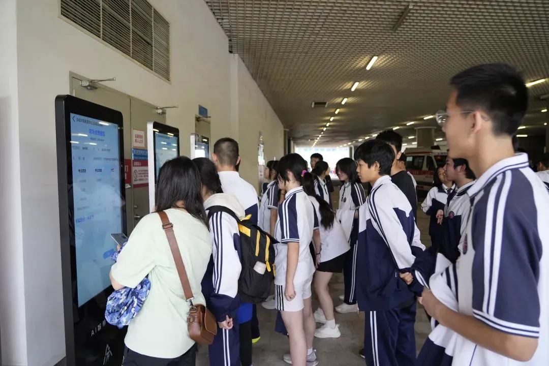 如何在篮球冬令营中加强体能训练?_0